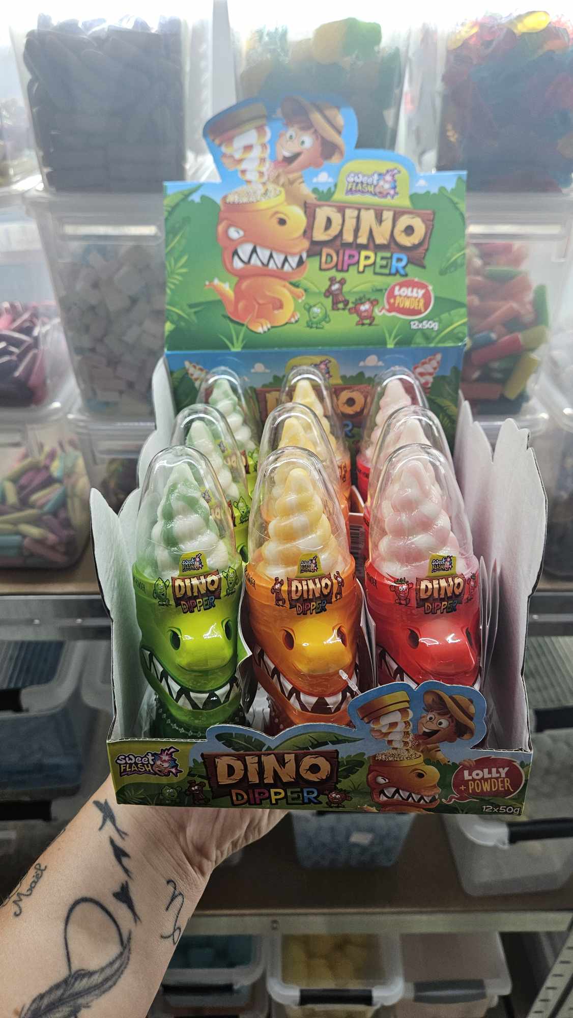 Dino dipper